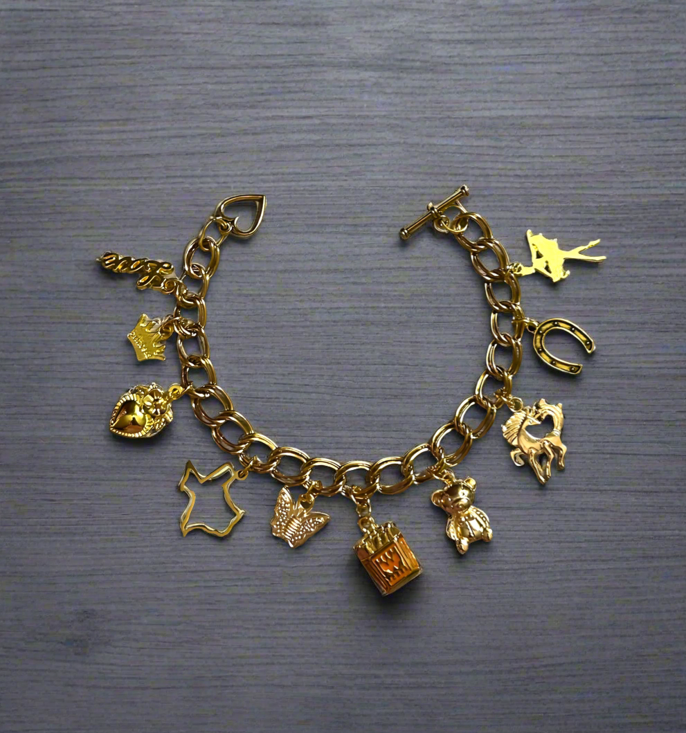 Gold Texas Girl Charm Bracelet🎃🎀 (includes 925 Whataburger charm)