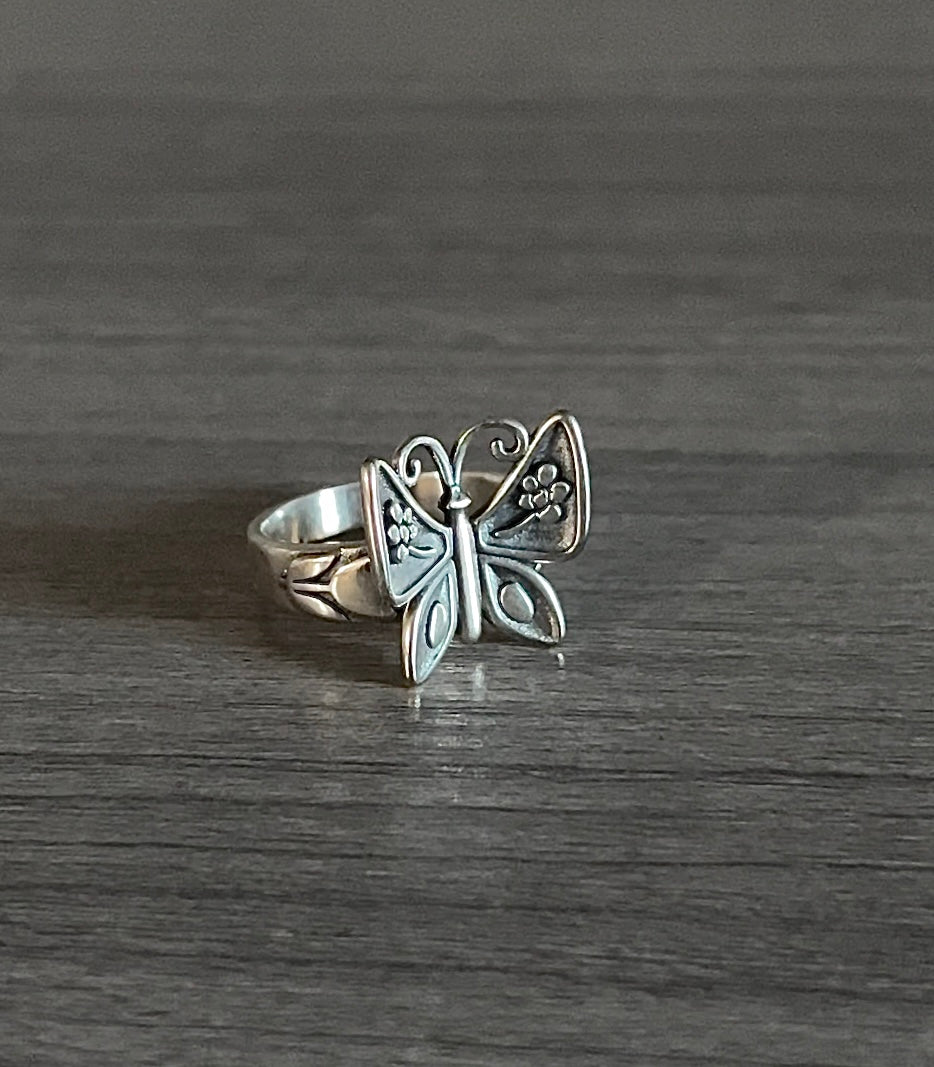 Mariposa Ring🎃🎀